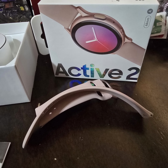 Samsung Galaxy Watch Active 2 in Pink - Picture 1 of 6
